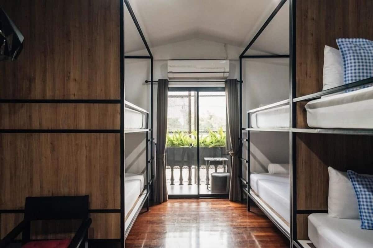 Desk, laptop workspace, rollaway beds, free WiFi