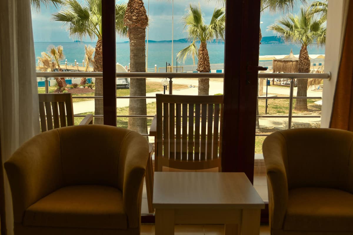 Standard Single Room, Sea View | Desk, cribs (free), rollaway beds (surcharge), WiFi (free)