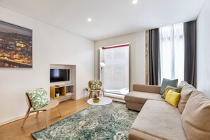 Apartment, 2 Schlafzimmer | Wohnbereich | Flachbildfernseher