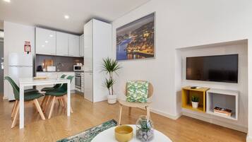 Apartment, 2 Bedrooms | Living area