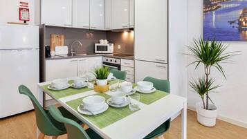 Apartment, 2 Bedrooms | Private kitchen