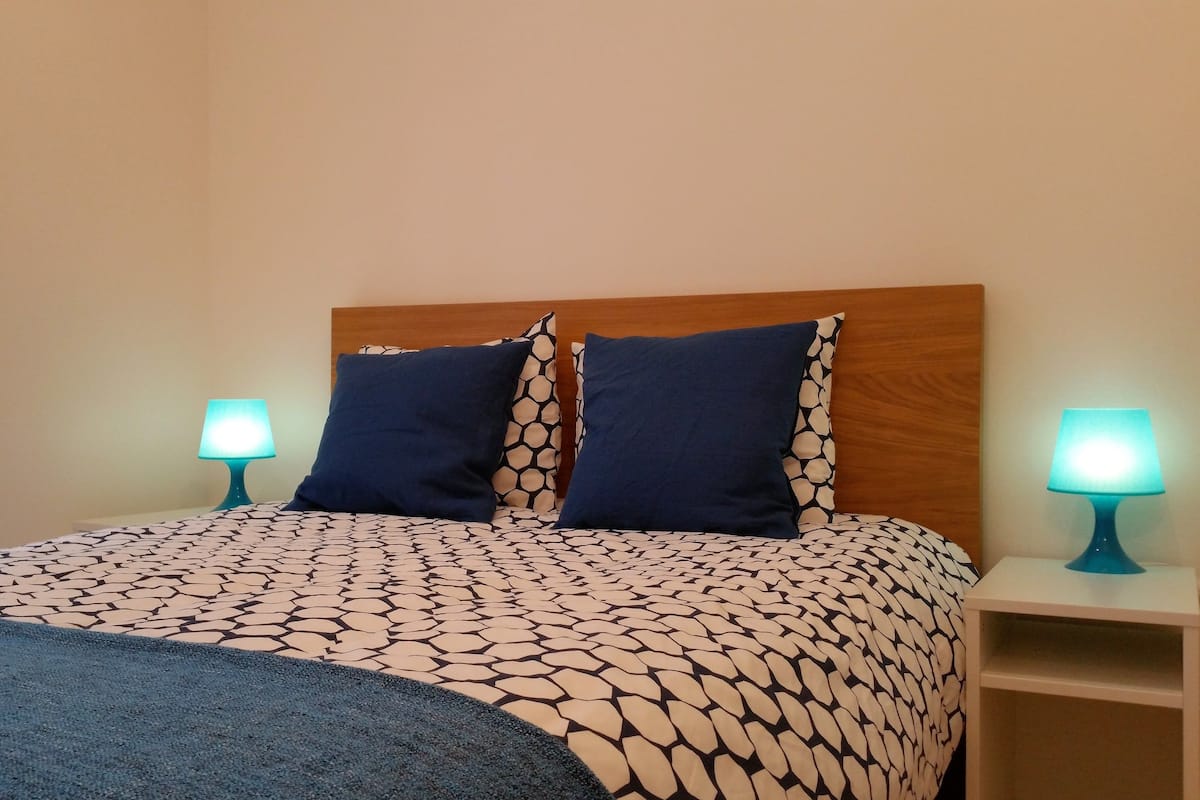 Apartment, 1 Bedroom | Blackout drapes, iron/ironing board, WiFi (free), bed sheets