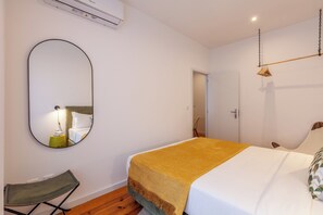 Apartment, 1 Bedroom | Blackout curtains, iron/ironing board, free WiFi, bed sheets - D&S - Crocodile House São Bento (Porto)