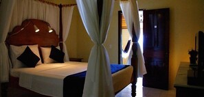 Apartment, Meerblick, Strandnähe | 1 Schlafzimmer, Minibar, Zimmersafe, Schreibtisch