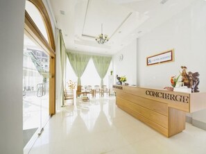 Lobby - Hotel Maymyo (Pyin Oo Lwin)