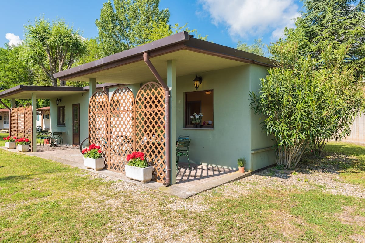 Bungalow, 2 Bedrooms, Garden View | Lanai