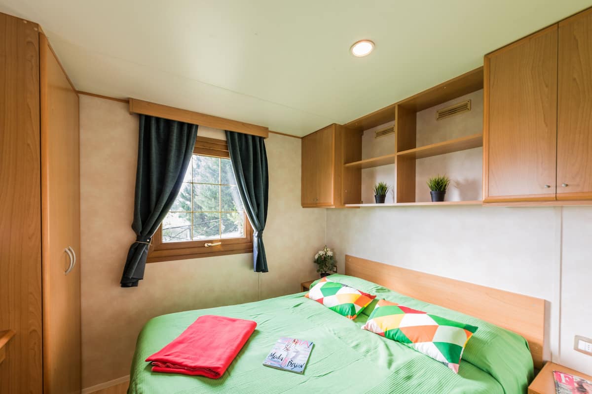 Mobile Home, 2 Bedrooms, Garden View | 1 bedroom, iron/ironing board, free WiFi, bed sheets