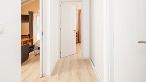 Hus, 2 soverom | Sengetøy av topp kvalitet, safe på rommet og skrivebord