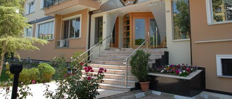 Fachada de la propiedad