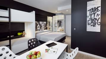 Familienzimmer | 1 bedroom, desk, iron/ironing board, free WiFi