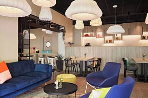 Sala de estar en el lobby