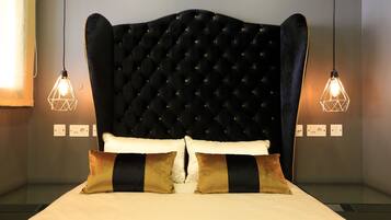 Loft (with External Bath) | Minibar, soundproofing, iron/ironing board, free WiFi