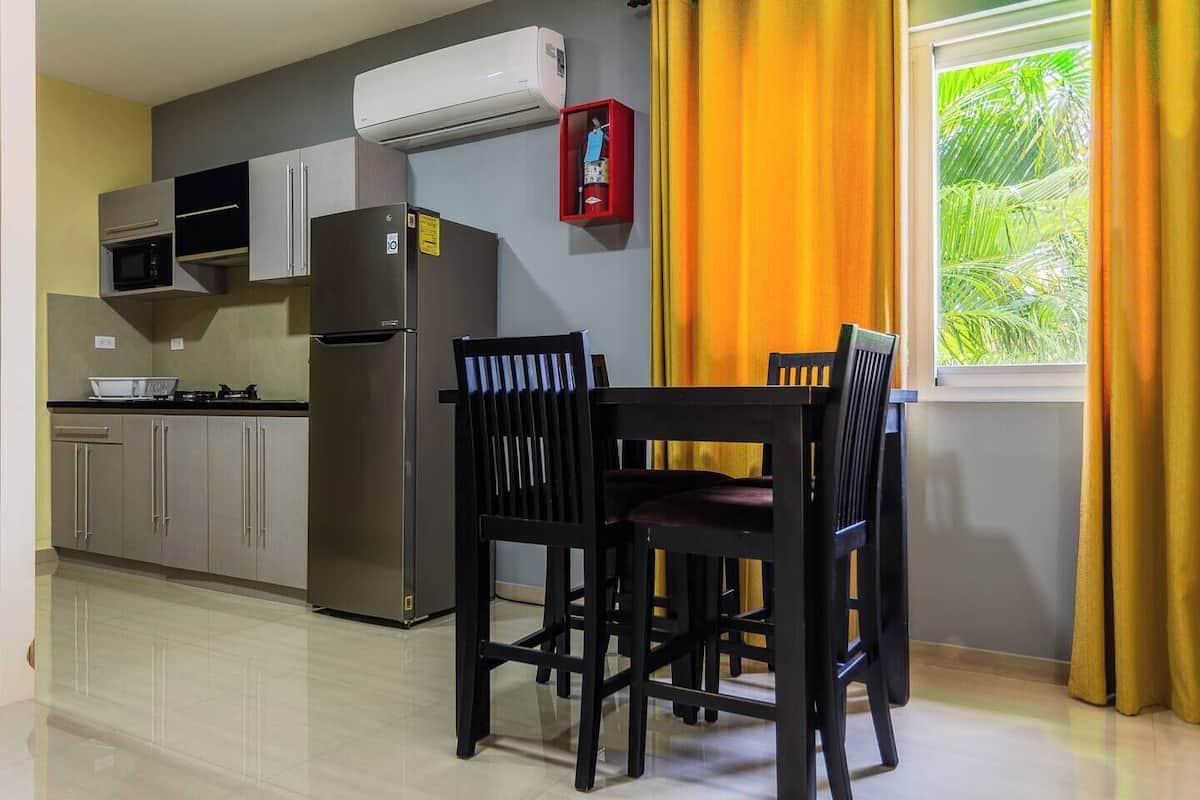 Chambre Double Classique, 2 grands lits | Coin séjour