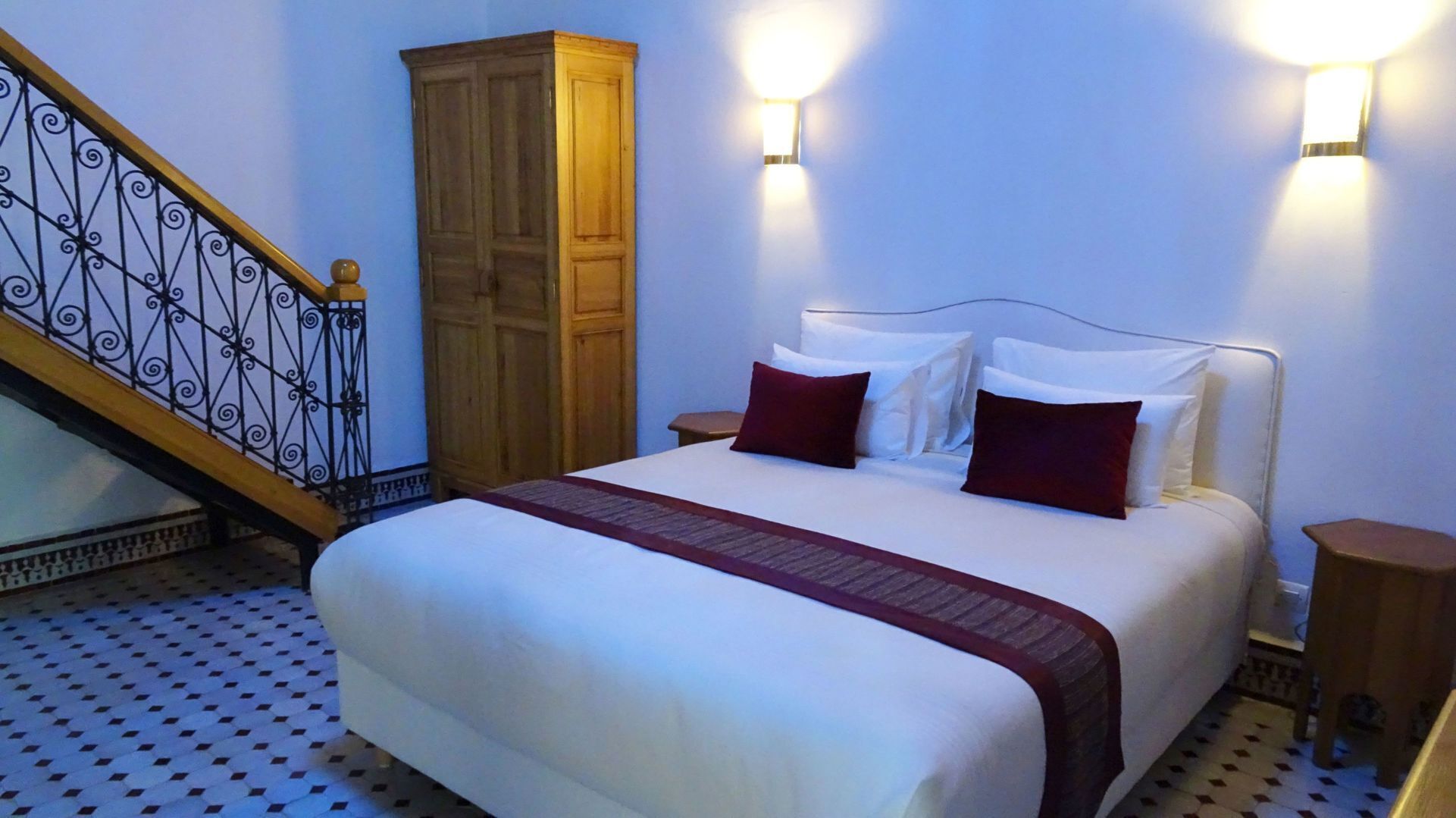 Sängtillbehör av högsta kvalitet, bäddmadrasser och minibar