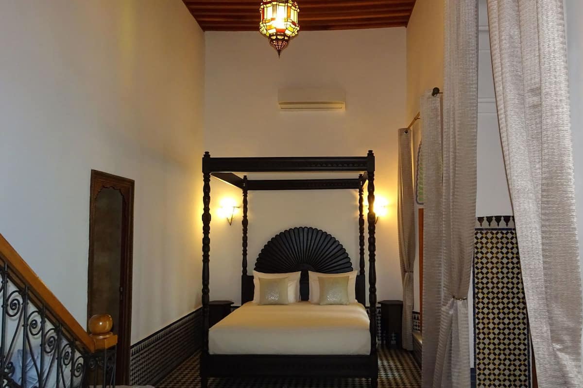 Premium bedding, pillowtop beds, minibar, in-room safe