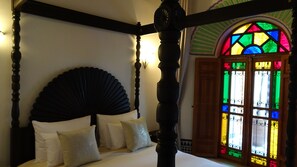 Suite, Garden View, Poolside (Onyx) | Premium bedding, pillow-top beds, minibar, in-room safe