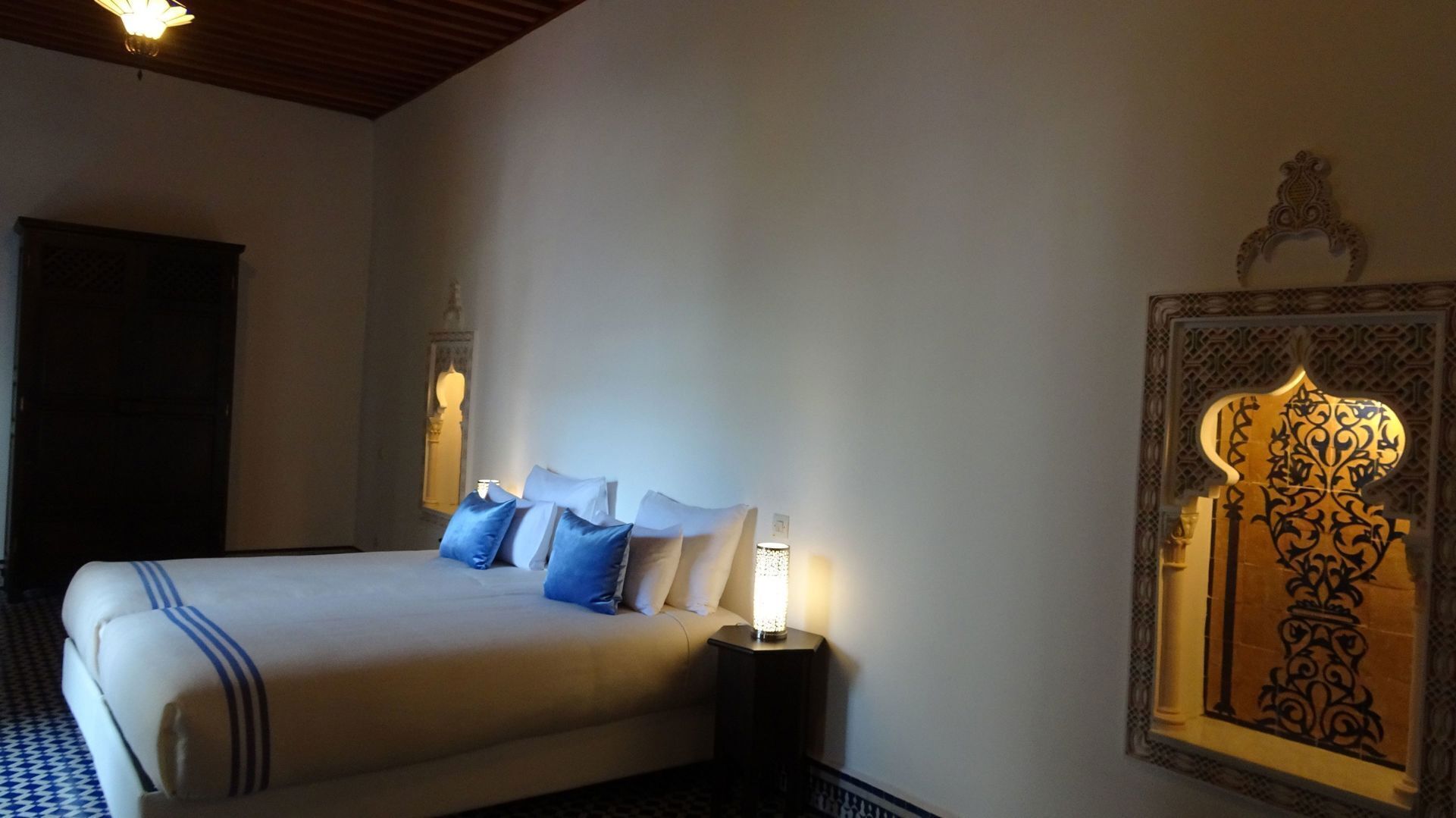 Sängtillbehör av högsta kvalitet, bäddmadrasser och minibar