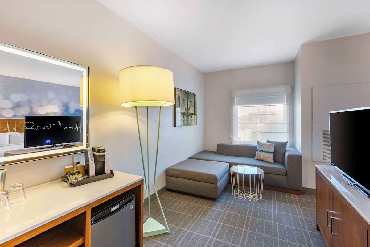 Suite, 1 King-Bett und Schlafsofa, Nichtraucher