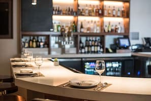 Bar (on property) - Cambria Hotel LAX (El Segundo)