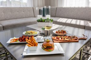 Breakfast, dinner served; American cuisine, pool views 