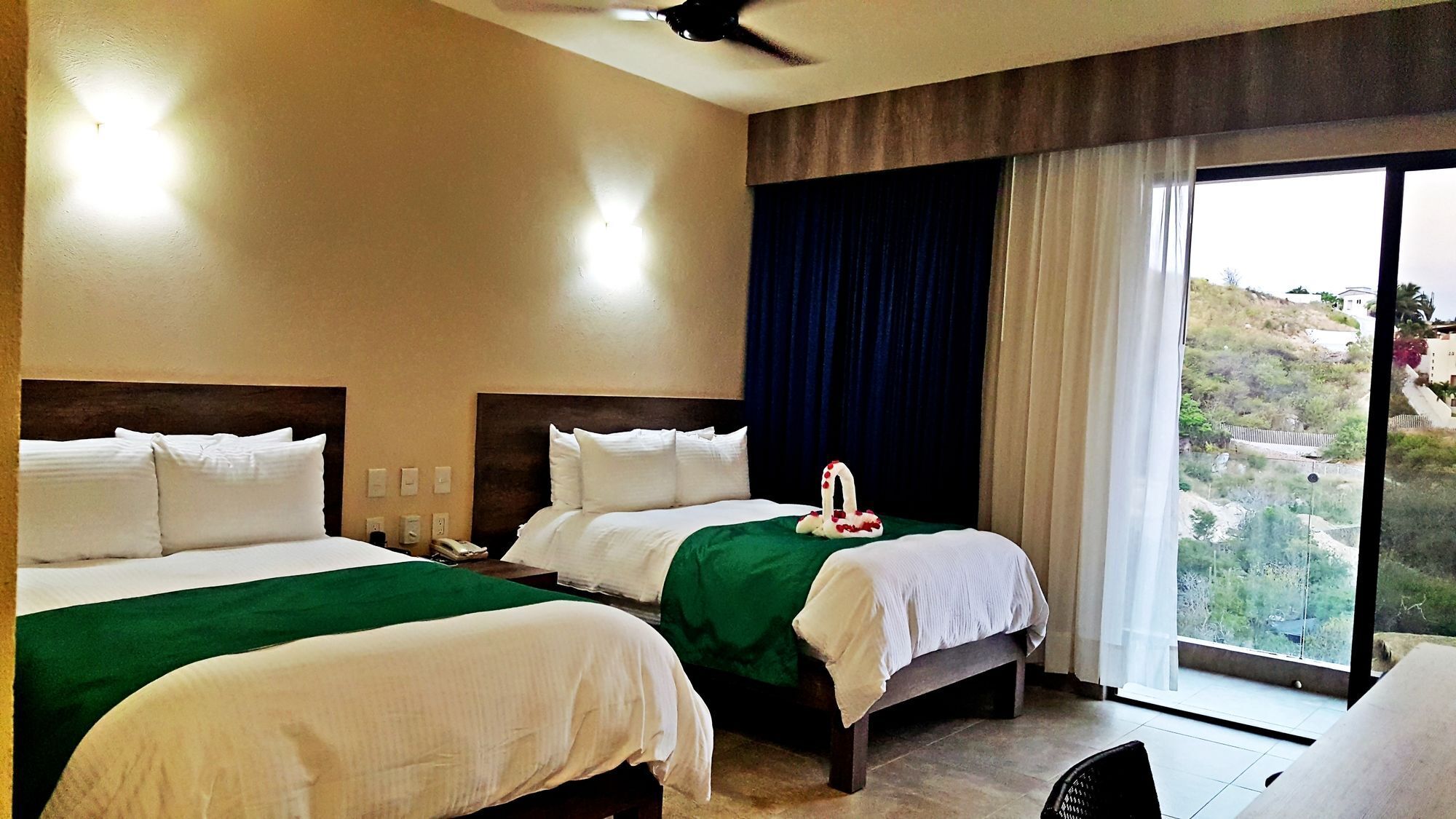 Down duvets, free minibar, in-room safe, desk