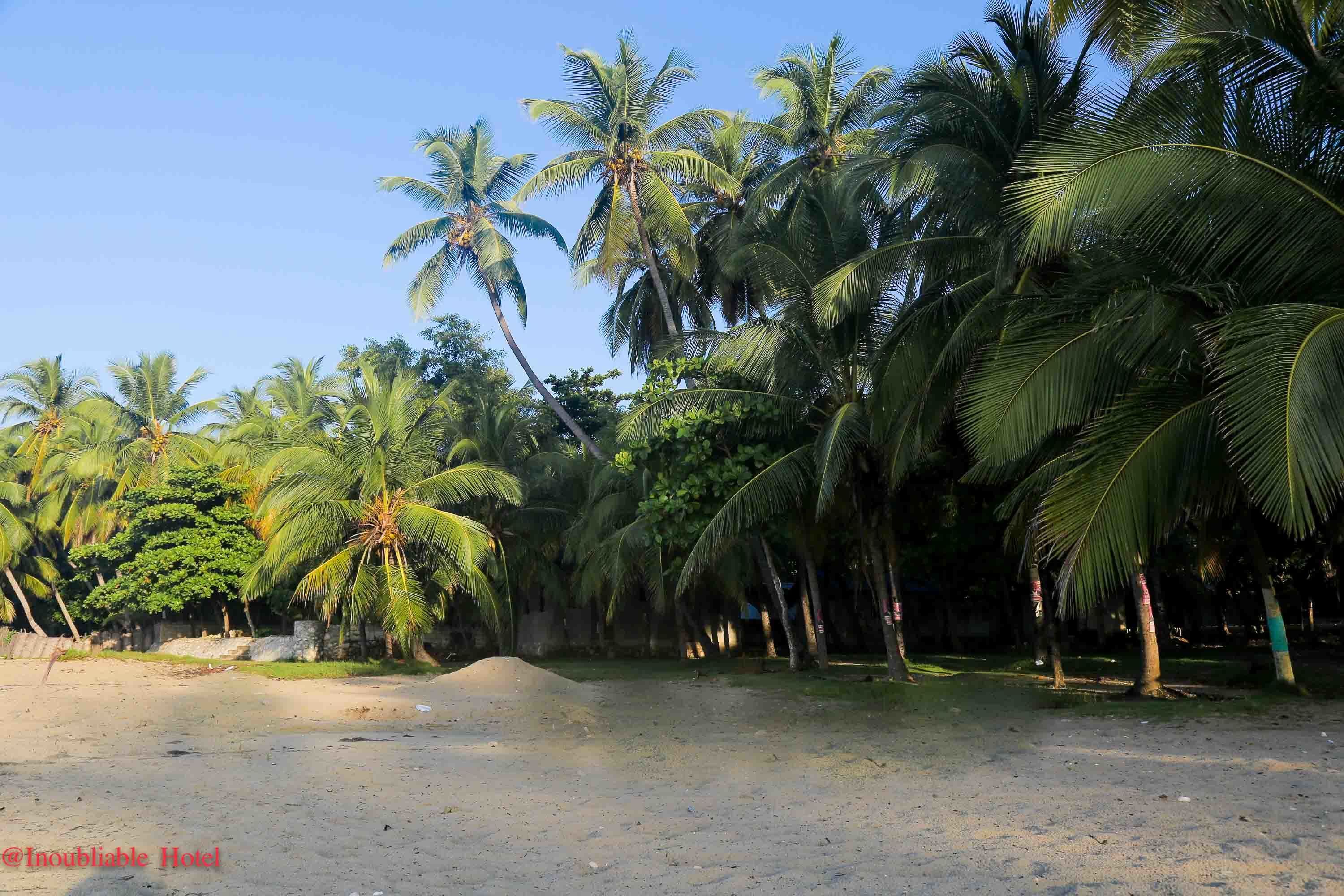 beach nearby, beach towels