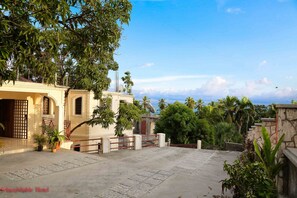 حمّام سباحة خارجي