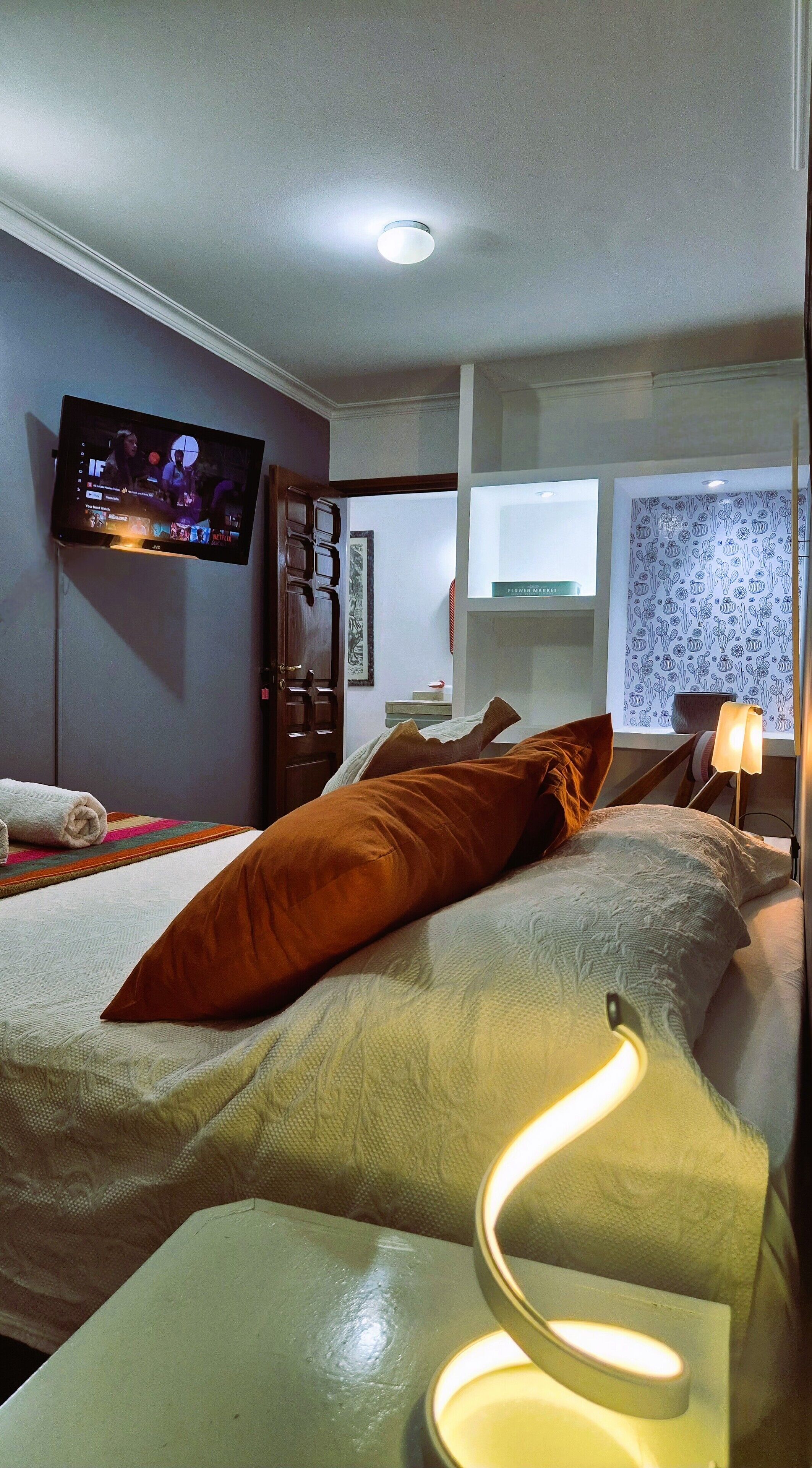 Suite | Blendingsgardiner, wi-fi (inkludert) og sengetøy