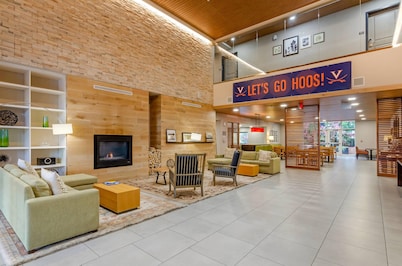Country Inn & Suites by Radisson, Charlottesville-UVA, VA