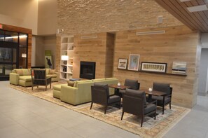 Interior entrance - Country Inn & Suites by Radisson, Charlottesville-UVA, VA (Charlottesville)