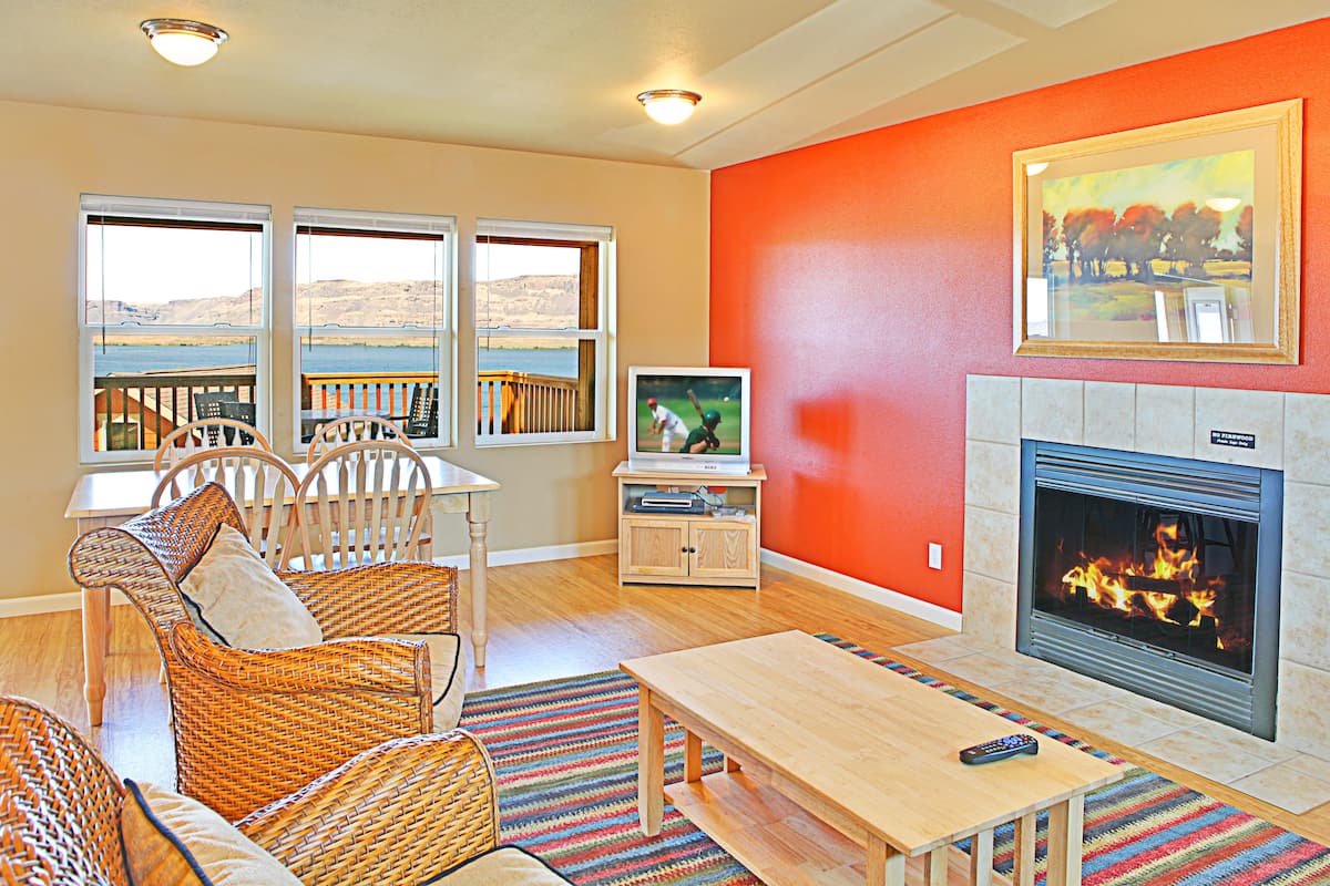 Beachfront Cottage, 1 Bedroom | 1 bedroom, premium bedding, free WiFi