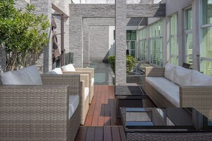 Outdoor pool, sun loungers