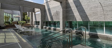 Outdoor pool, sun loungers