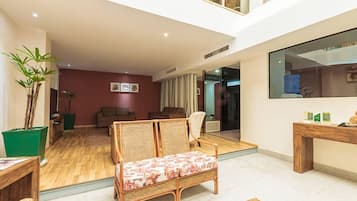 Sala de estar en el lobby