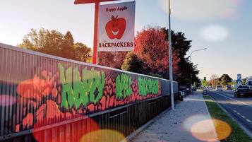 ด้านหน้าที่พัก