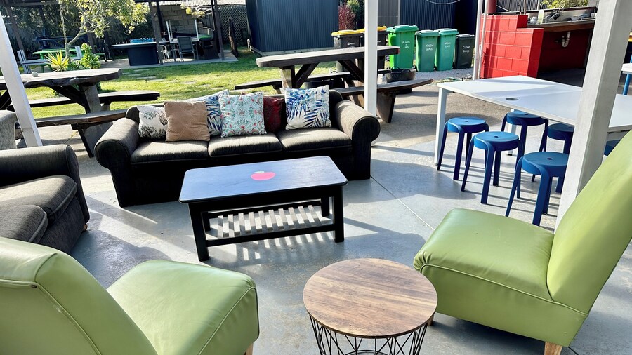 Happy Apple Backpackers