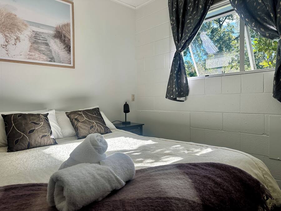 Double Room | Free WiFi, bed sheets