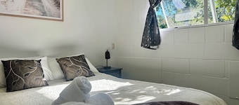 Happy Apple Backpackers