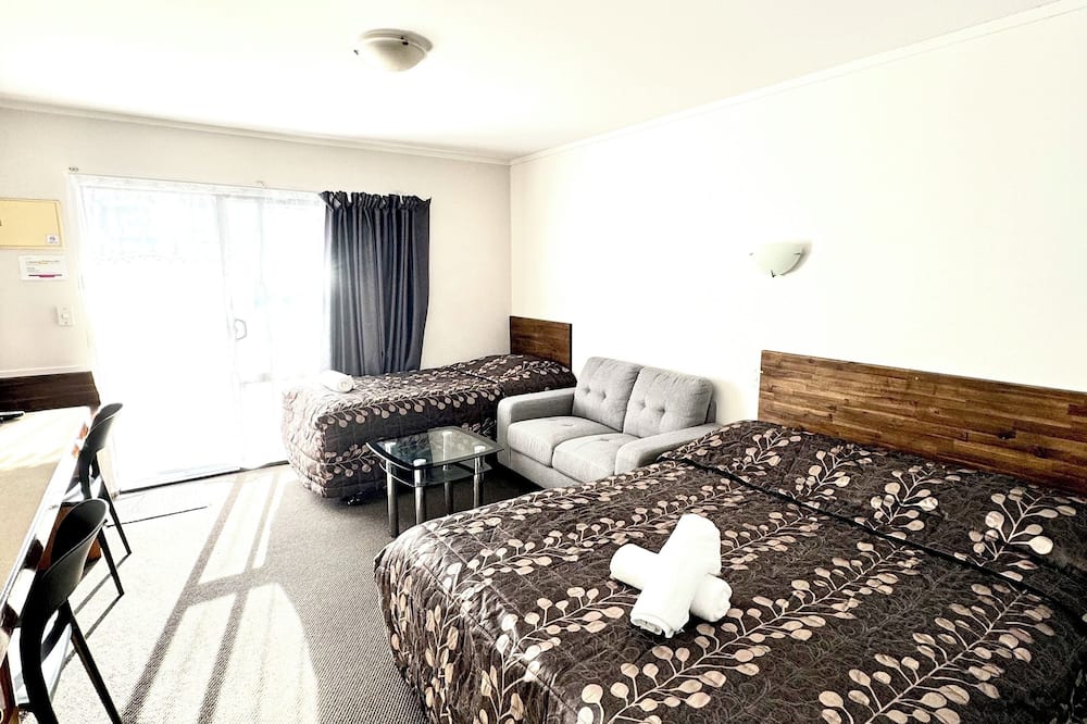 Papakura Pioneer Motor Lodge and Motel