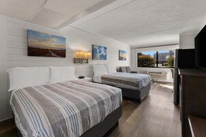 Atlantic Oceanside Deluxe Double Room | Individually furnished, desk, laptop workspace, blackout drapes