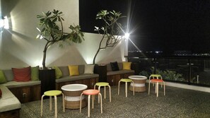 شرفة/رواق
