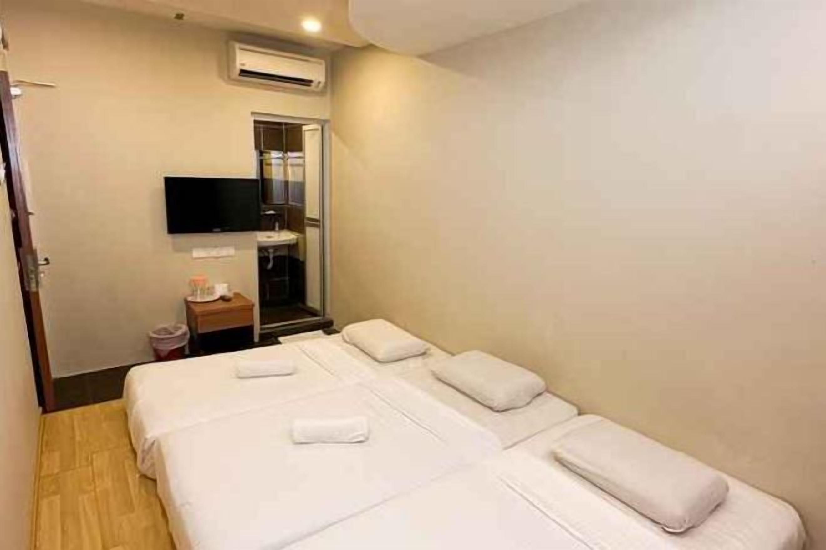 Desk, iron/ironing board, free WiFi, bed sheets