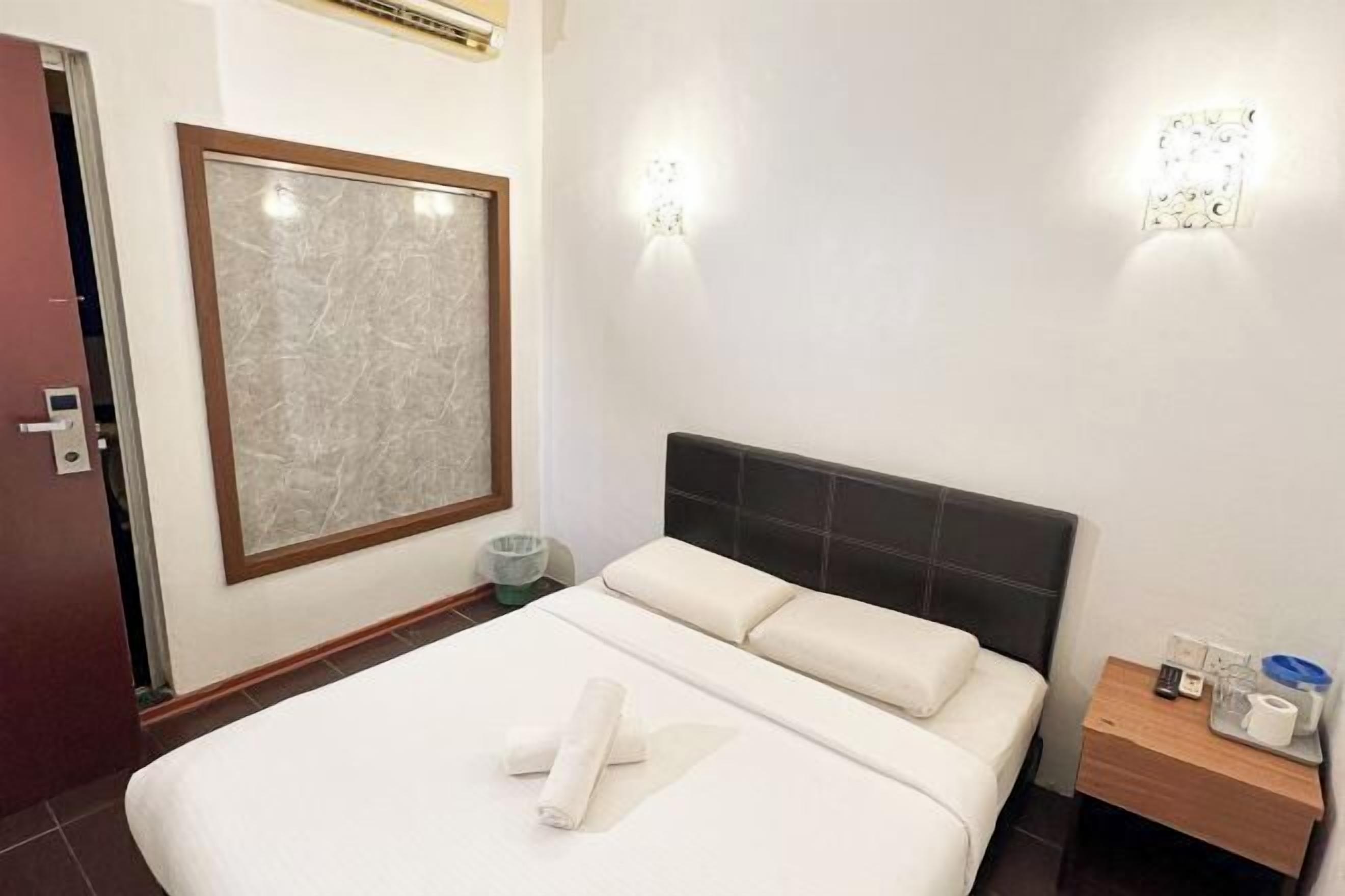 Bàn, bàn ủi/dụng cụ ủi quần áo, truy cập Internet không dây miễn phí 