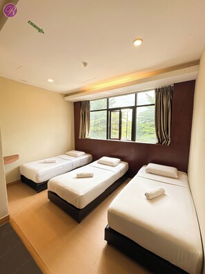 Deluxe Triple Room | Desk, iron/ironing board, free WiFi, bed sheets - Remember Hotel Batu Pahat (Batu Pahat)