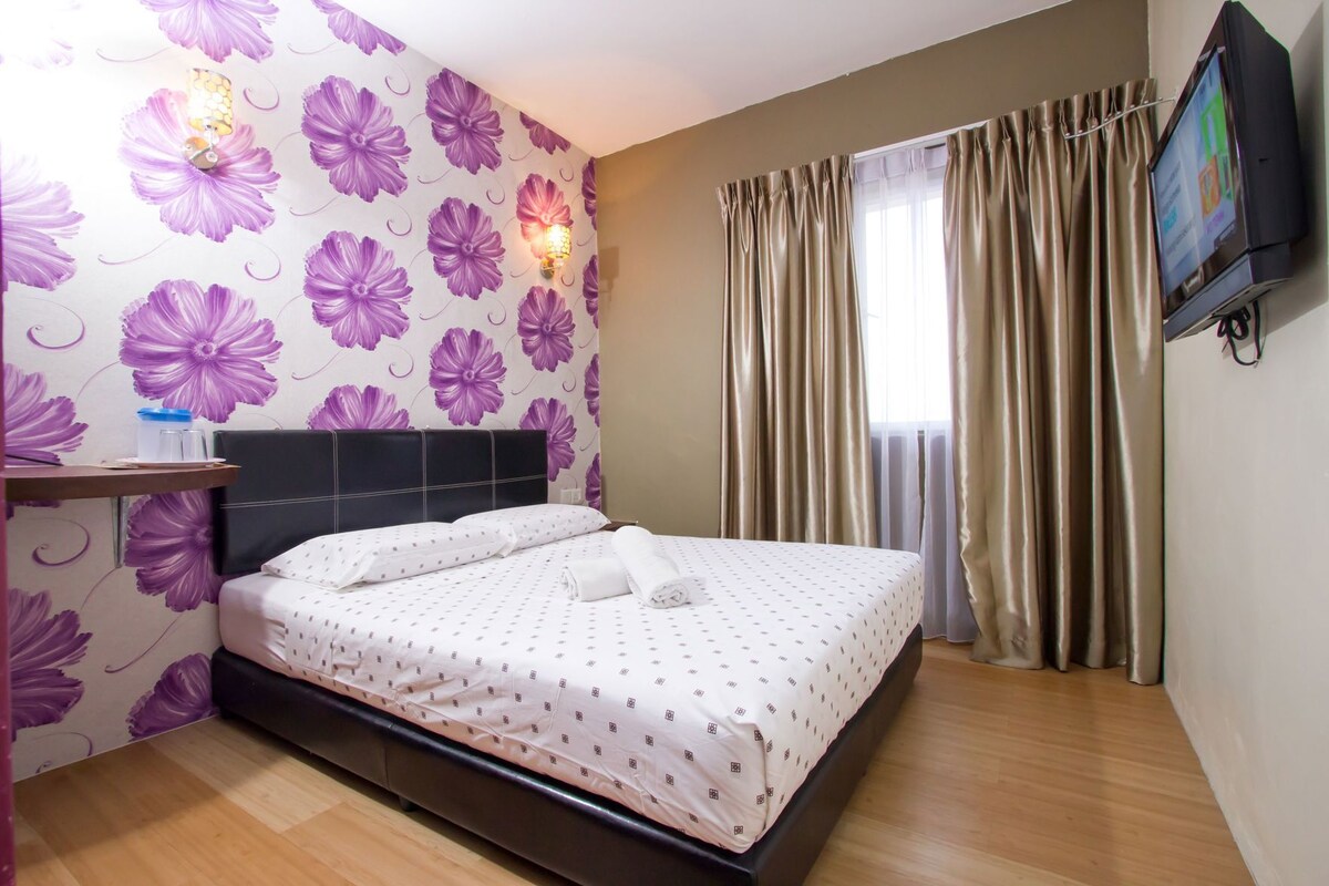 Desk, iron/ironing board (on request), free WiFi, bed sheets