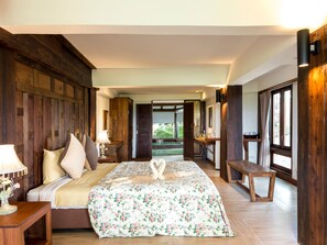 1 Bedroom Swiss Chalet, Half Board (Breakfast and Dinner) | Minibar, Zimmersafe, Schreibtisch, Zustellbetten