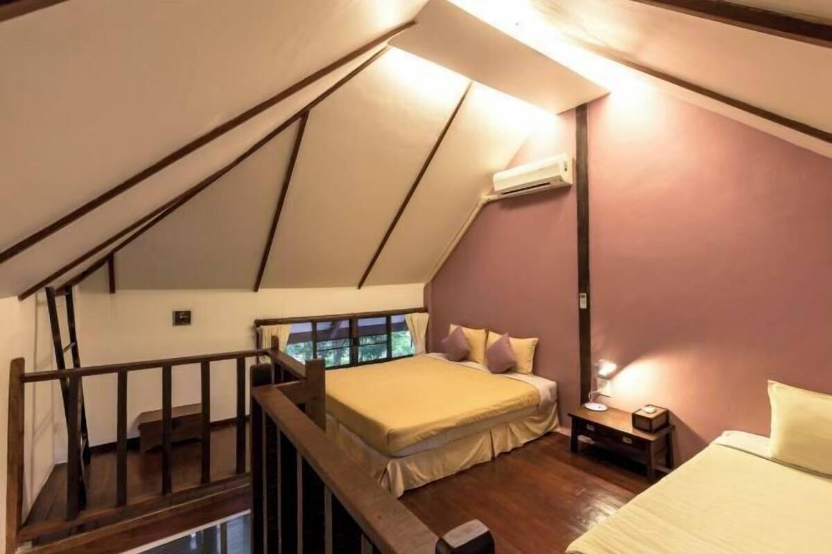 Minibar, in-room safe, desk, rollaway beds