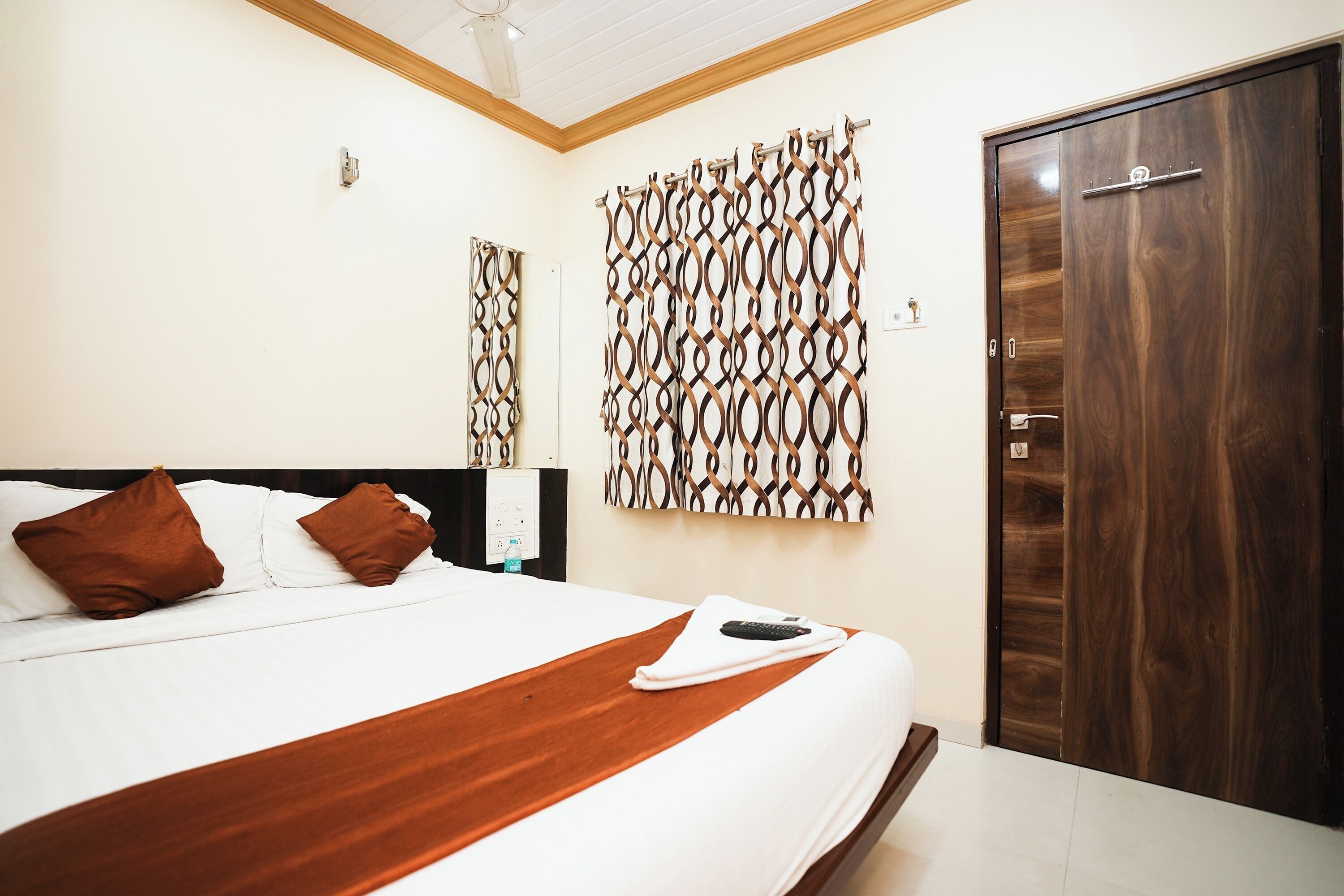 In-room safe, desk, free WiFi, bed sheets