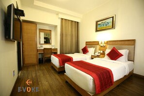 Deluxe Room | Desk, iron/ironing board, rollaway beds, free WiFi