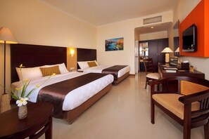 Executive Room 4 | Minibar, in-room safe, desk, free WiFi